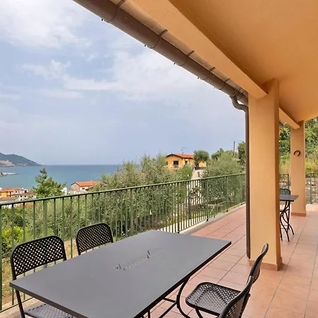 Capo Berta View *